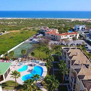 Praia Da Lota - Beachfront Aparthotel