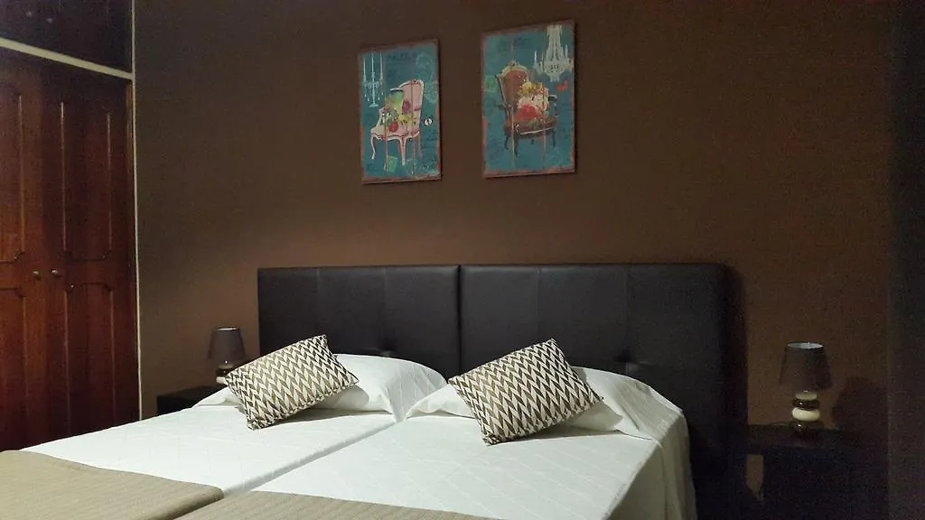 Almancil Hostel 0*,